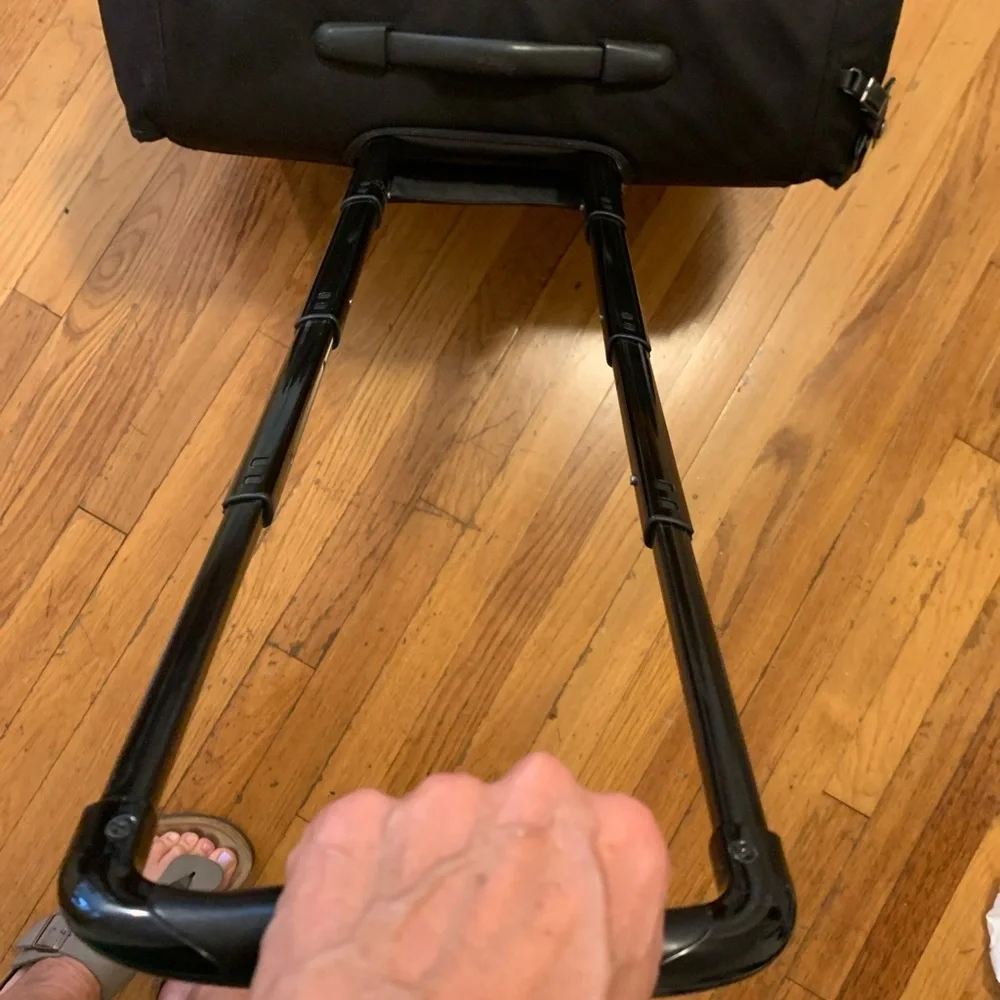 TUMI 22
